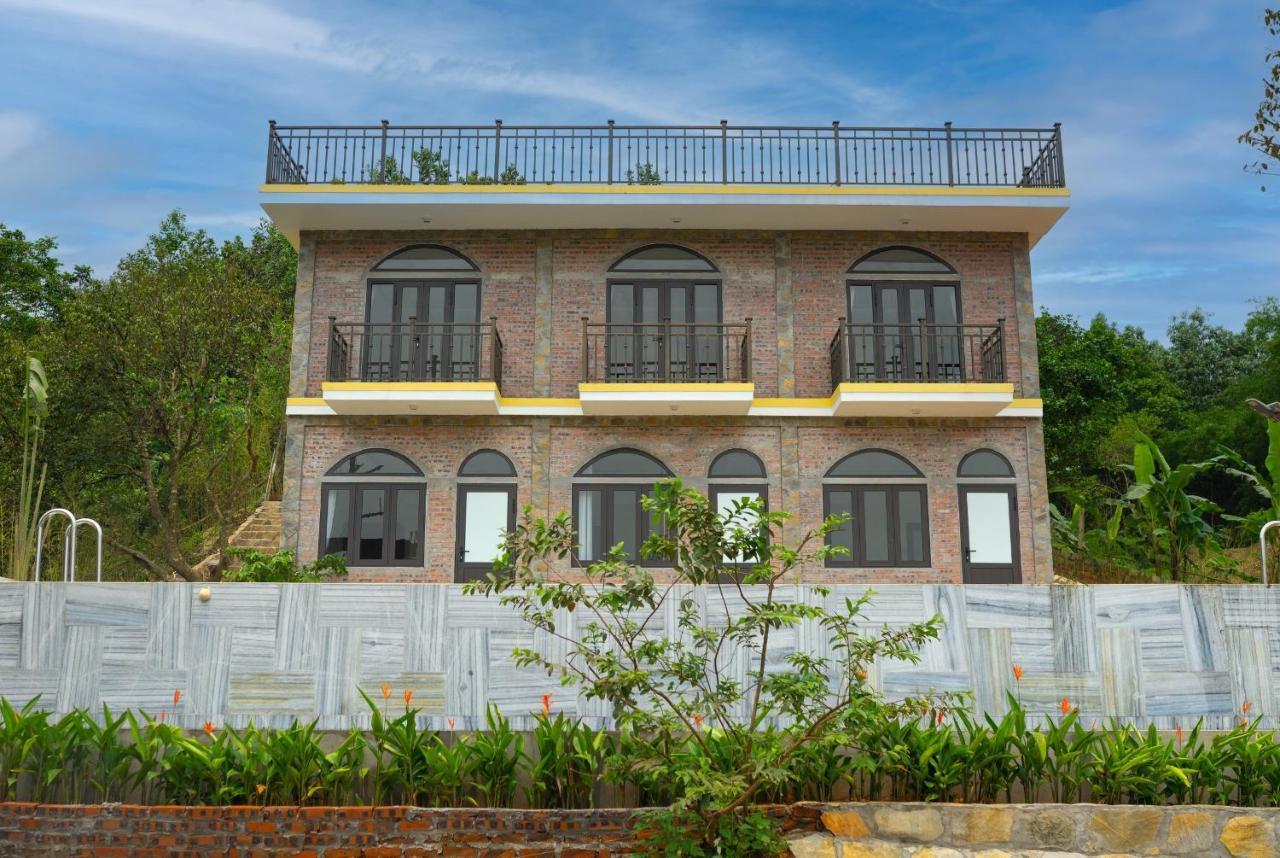 The Loli Hill Homestay *